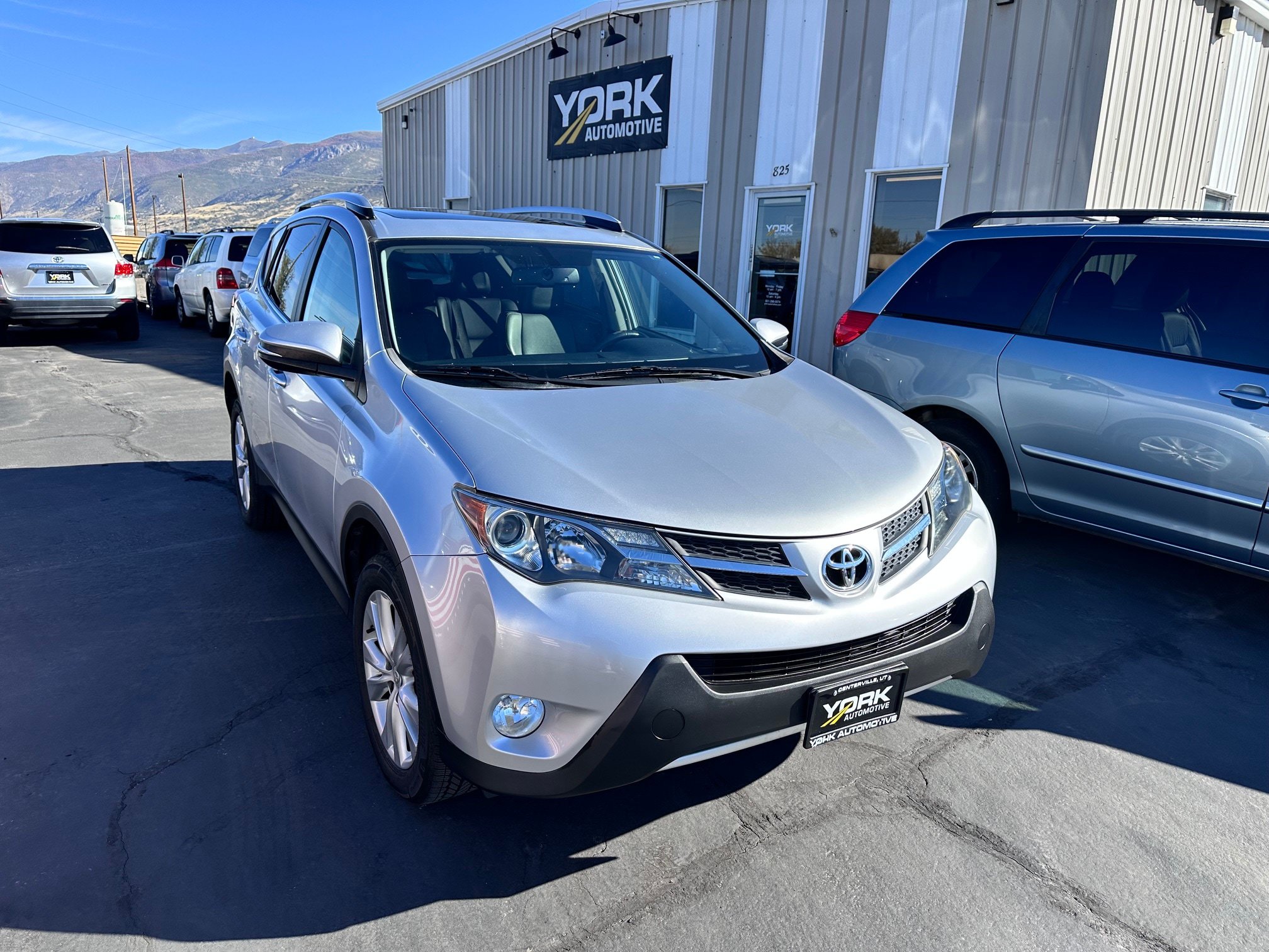 Used 2013 Toyota RAV4 Limited AWD/4WD image 1