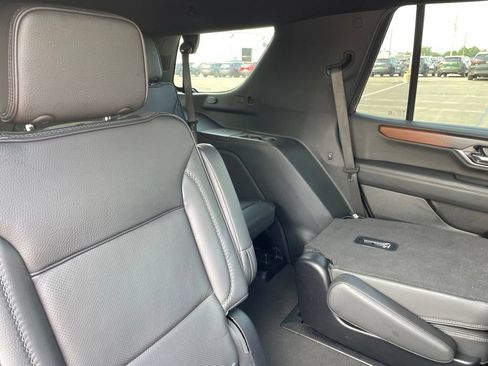 Used 2025 GMC Yukon Denali RWD image 15