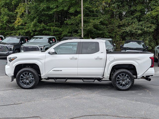 Used 2025 Toyota Tacoma SR5 AWD/4WD image 4