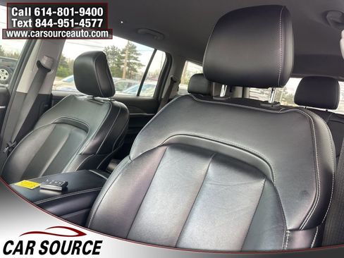 Used 2022 Jeep Grand Cherokee L Limited w/ Black Appearance Package image 9