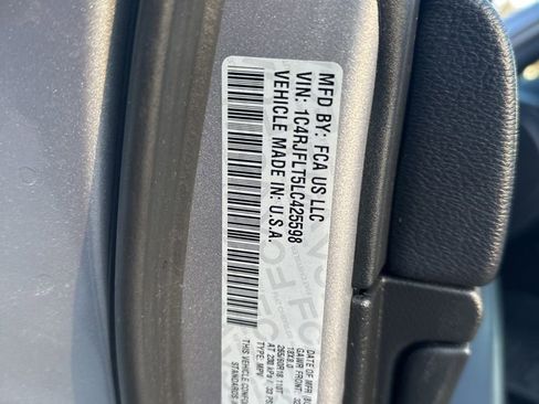 Used 2020 Jeep Grand Cherokee Trailhawk w/ Trailhawk Luxury Group image 31