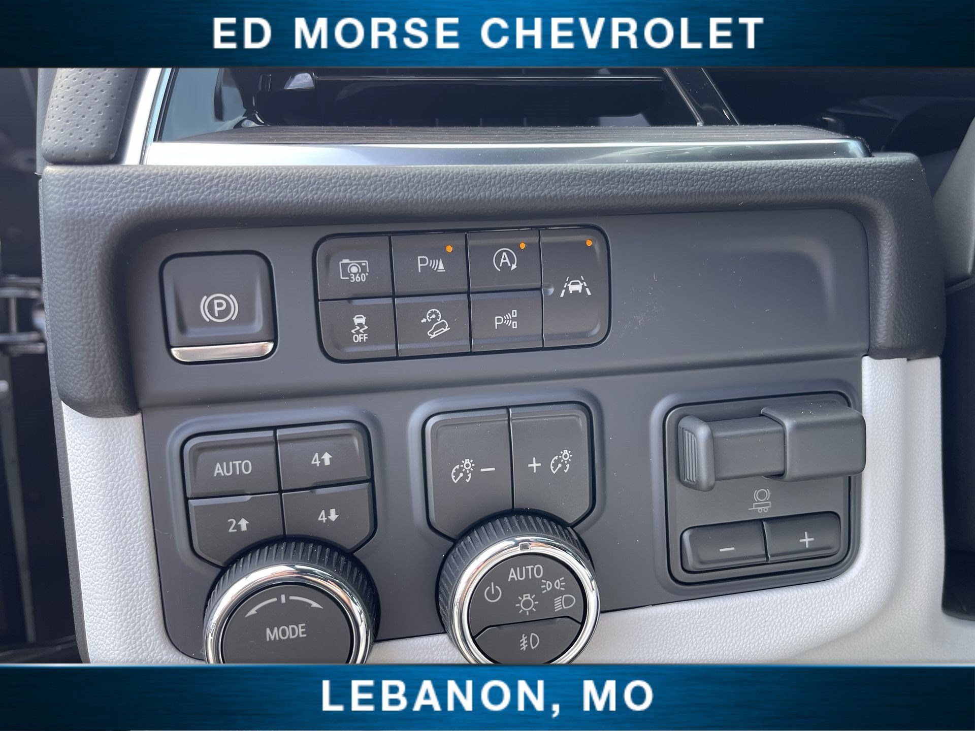New 2026 Chevrolet Tahoe Premier w/ Sun And Tow Package AWD/4WD image 17