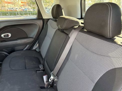 Used 2019 Kia Soul + image 11