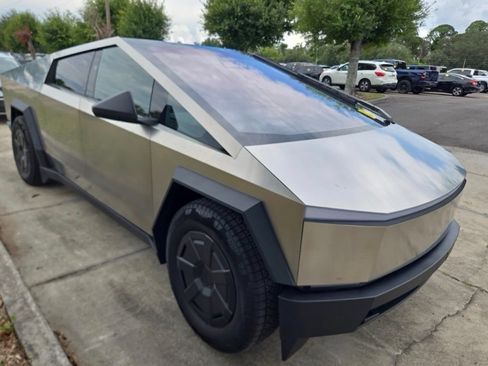 Used 2026 Tesla Cybertruck AWD Crew Cab image 5