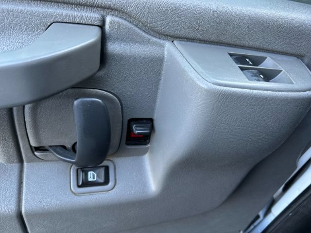 Used 2018 Chevrolet Express 2500 w/ Driver Convenience Package RWD image 16