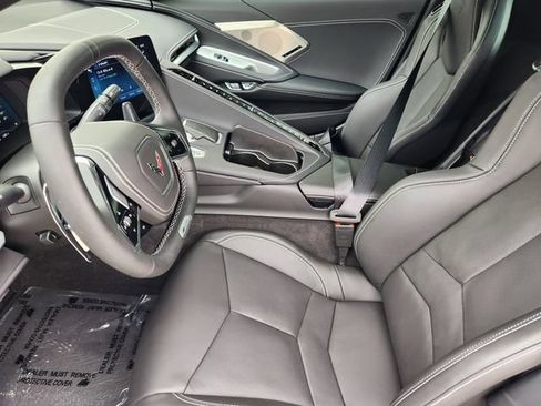 Used 2025 Chevrolet Corvette Z06 RWD image 4