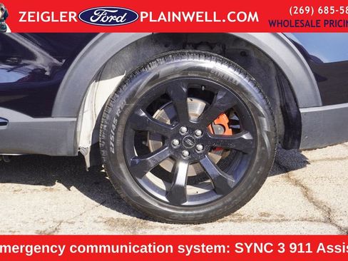 Used 2022 Ford Explorer ST w/ ST Street Pack image 9