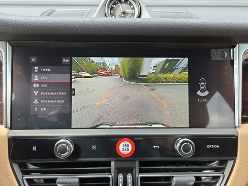 Certified 2026 Porsche Macan image 12