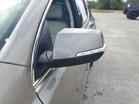 Used 2022 GMC Acadia Denali w/ Denali Ultimate Package image 21