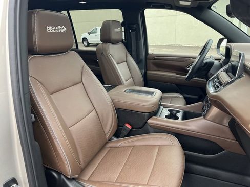 Used 2024 Chevrolet Suburban High Country image 44
