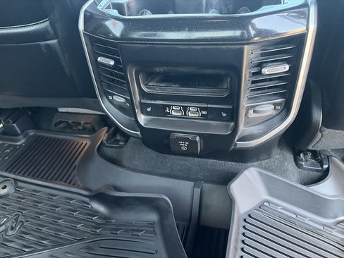 Used 2020 RAM 1500 Laramie AWD/4WD image 16