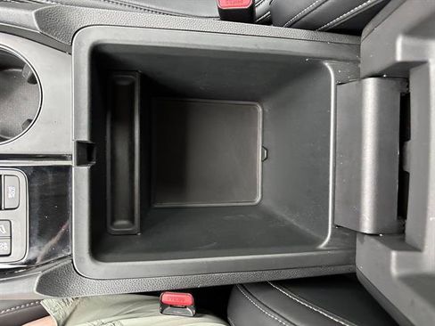 Used 2023 Honda Pilot EX-L image 10