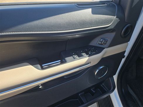 Used 2024 Ford Expedition Max XLT image 15