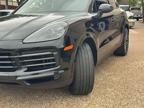 Used 2020 Porsche Cayenne image 3