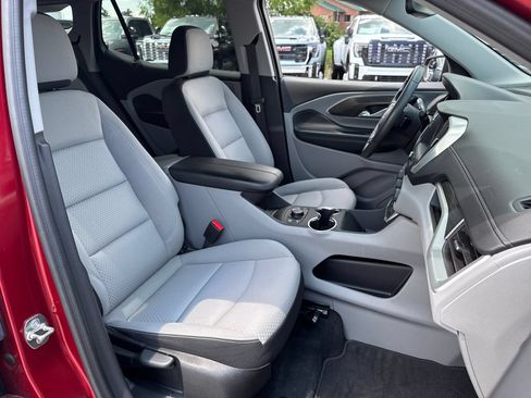 Used 2024 GMC Terrain SLE w/ Driver Convenience Package FWD image 11