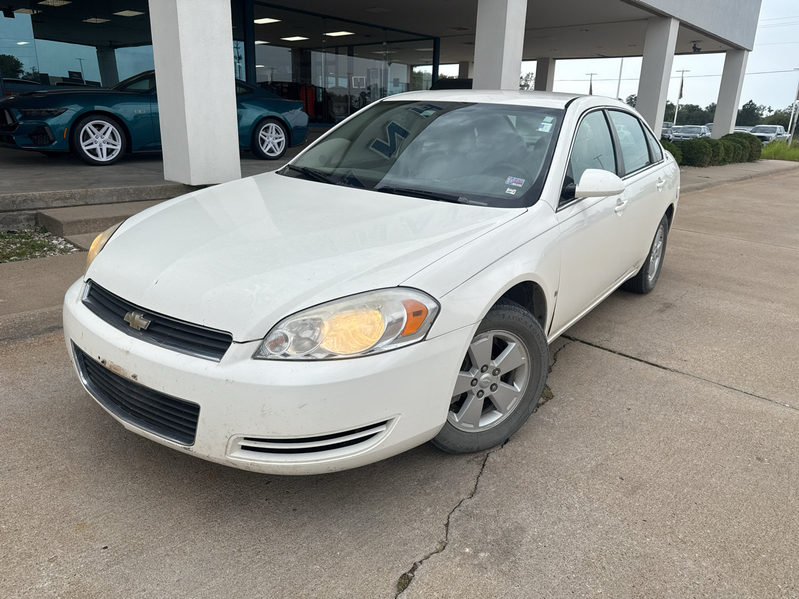 Used 2008 Chevrolet Impala LT FWD image 2