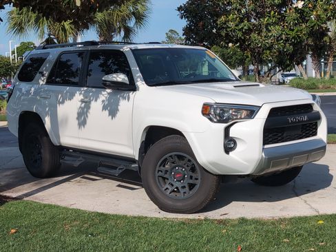 Used 2023 Toyota 4Runner TRD Off-Road Premium w/ Moonroof Package AWD/4WD image 2
