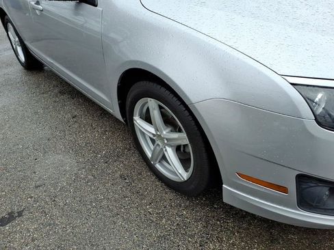 Used 2010 Ford Fusion SE image 5