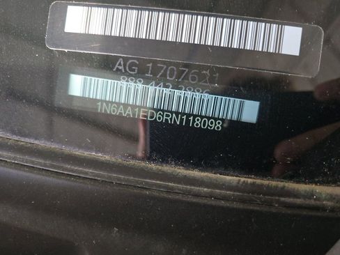Used 2024 Nissan Titan PRO-4X w/ Pro-4x Convenience Package AWD/4WD image 6