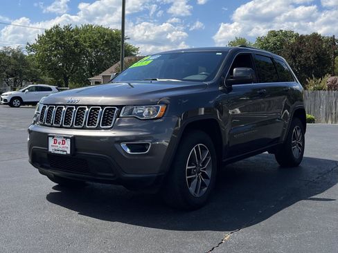 Used 2019 Jeep Grand Cherokee Laredo w/ Laredo X Package AWD/4WD image 4