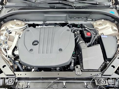 New 2025 Volvo XC60 B5 Core w/ Protection Package Premier image 32