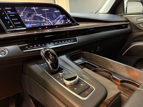 Used 2021 Cadillac Escalade ESV Premium Luxury Platinum image 16