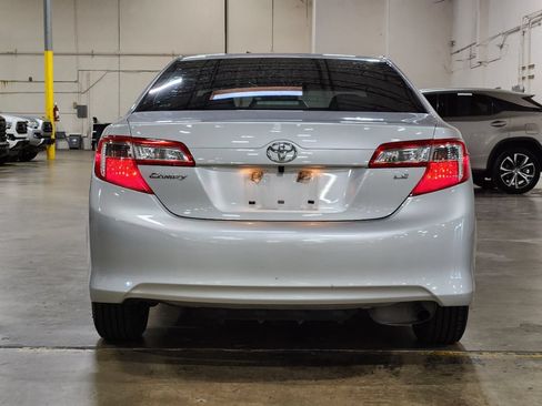 Used 2013 Toyota Camry LE FWD image 11