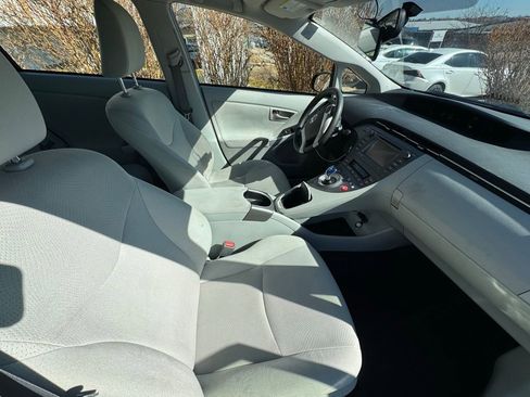 Used 2014 Toyota Prius Three image 11