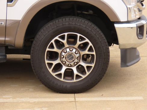 Used 2020 Ford F250 Lariat w/ Lariat Ultimate Package image 5