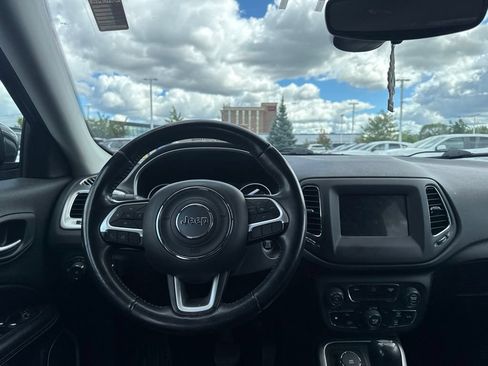 Used 2019 Jeep Compass Latitude AWD/4WD image 11