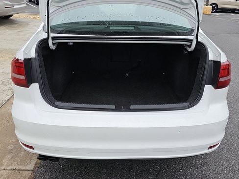 Used 2018 Volkswagen Jetta SE image 13