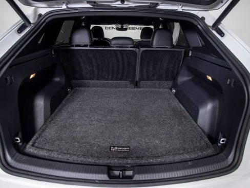 Used 2021 Volkswagen Atlas Cross Sport SE FWD image 5