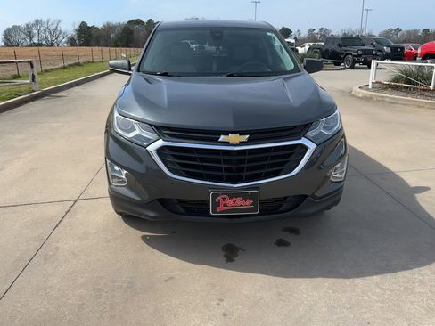 Used 2020 Chevrolet Equinox LS w/ LS Convenience Package image 4