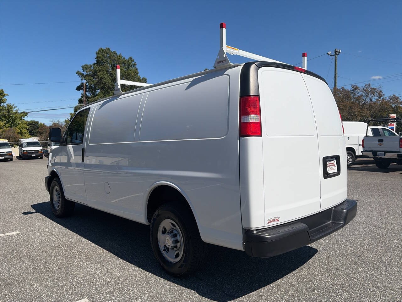 Used 2022 Chevrolet Express 2500 w/ Driver Convenience Package RWD image 7
