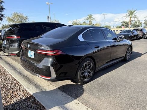 Used 2026 BMW i5 eDrive40 w/ Premium Package RWD image 7