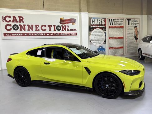 Used 2021 BMW M4 Competition w/ Executive Package RWD image 4