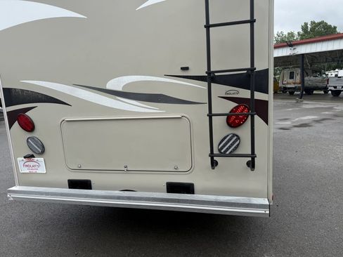 Used 2017 Ford E-450 and Econoline 450 Super Duty w/ Motorhome Prep Package RWD image 31