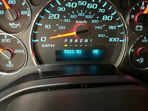 Used 2025 Chevrolet Express 3500 LS image 16