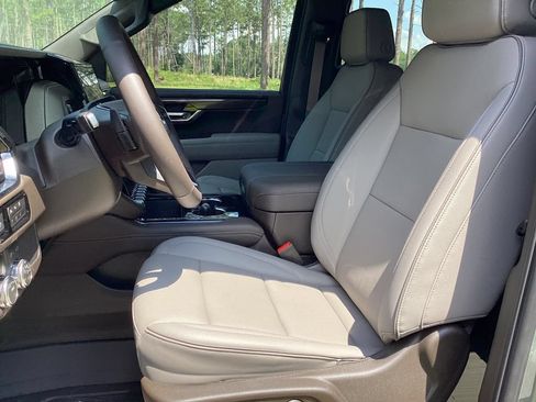 New 2026 GMC Yukon XL Elevation w/ LPO, Elevation Black Package RWD image 14