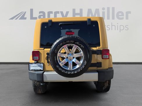 Used 2013 Jeep Wrangler Unlimited Sahara w/ Connectivity Group image 4
