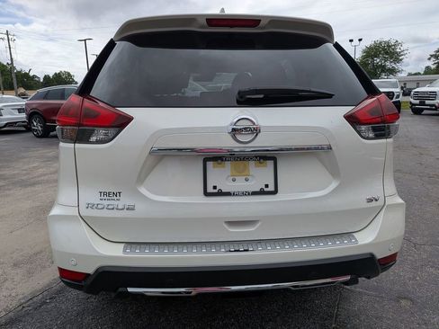 Used 2019 Nissan Rogue SV FWD image 3