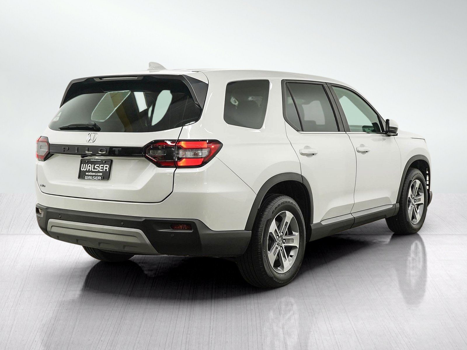Used 2025 Honda Pilot EX-L image 5
