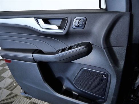 Used 2025 Ford Escape Platinum w/ Premium Technology Package image 25