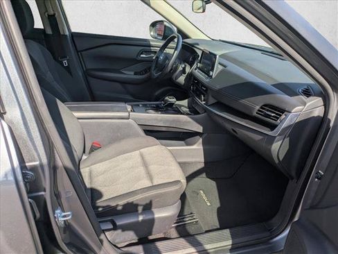 Used 2025 Nissan Rogue SV FWD image 18