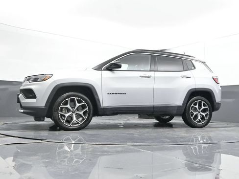 Used 2025 Jeep Compass Limited AWD/4WD image 28