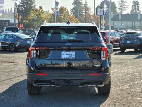 New 2026 Ford Explorer ST-Line w/ ST-Line Street Pack image 6