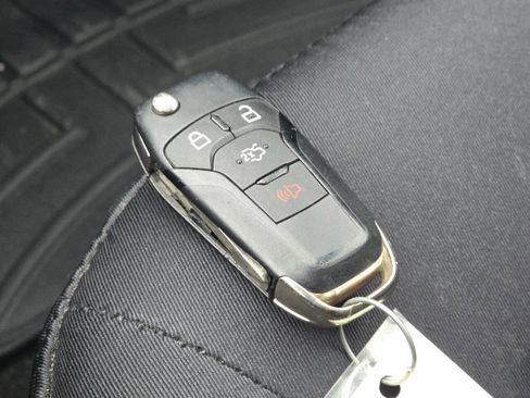 Used 2015 Ford Fusion SE image 31