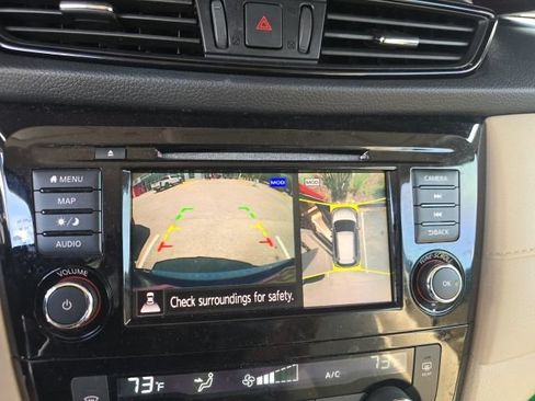 Used 2018 Nissan Rogue SV w/ Premium Package FWD image 19