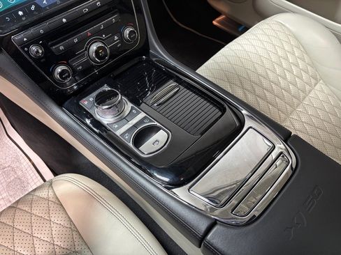 Used 2019 Jaguar XJ L Supercharged image 14