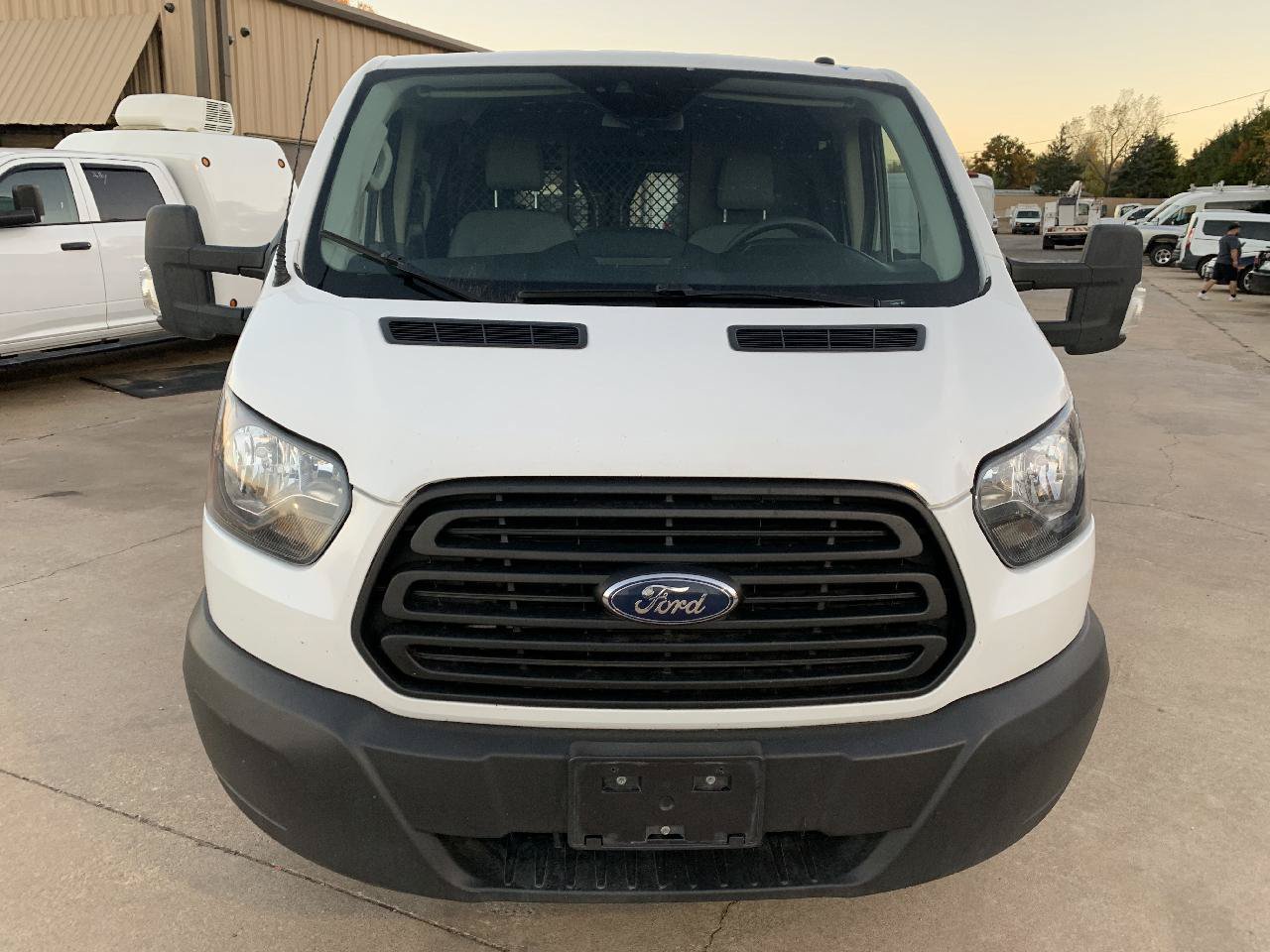 Used 2019 Ford Transit 150 130 Low Roof RWD image 2
